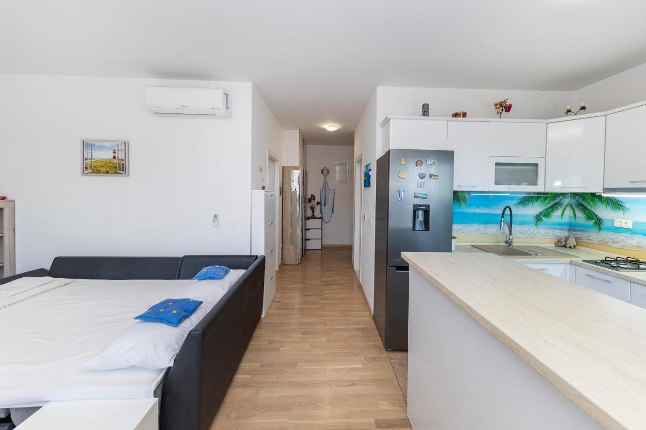 Luna Apartment